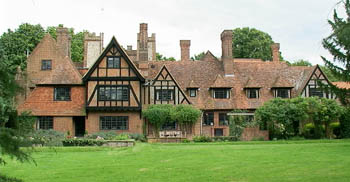 Click here to watch the low resolution video tour around the studio grounds and house