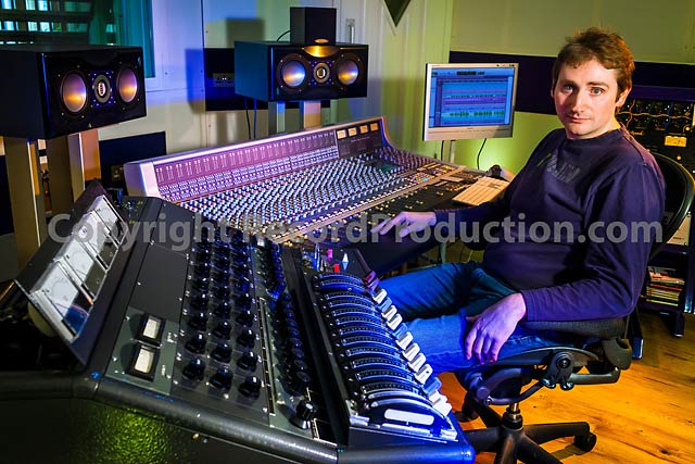 mike thorne, recording engineer at rimshot recording studios