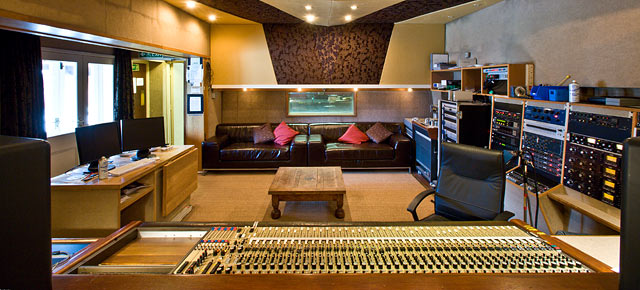 quadrangle studio at rockfield
